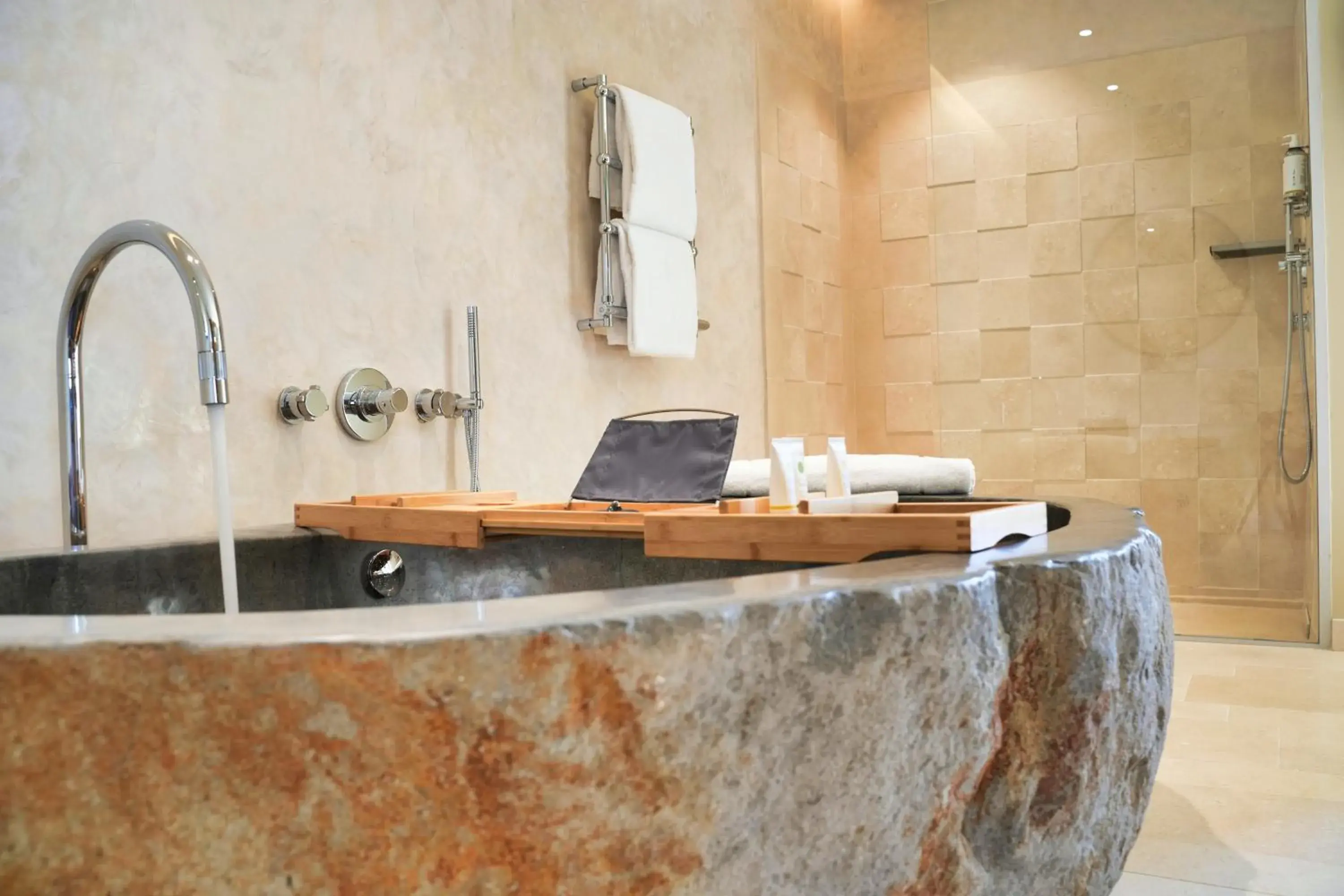 Bathroom in Les Regalia Hôtel & Spa